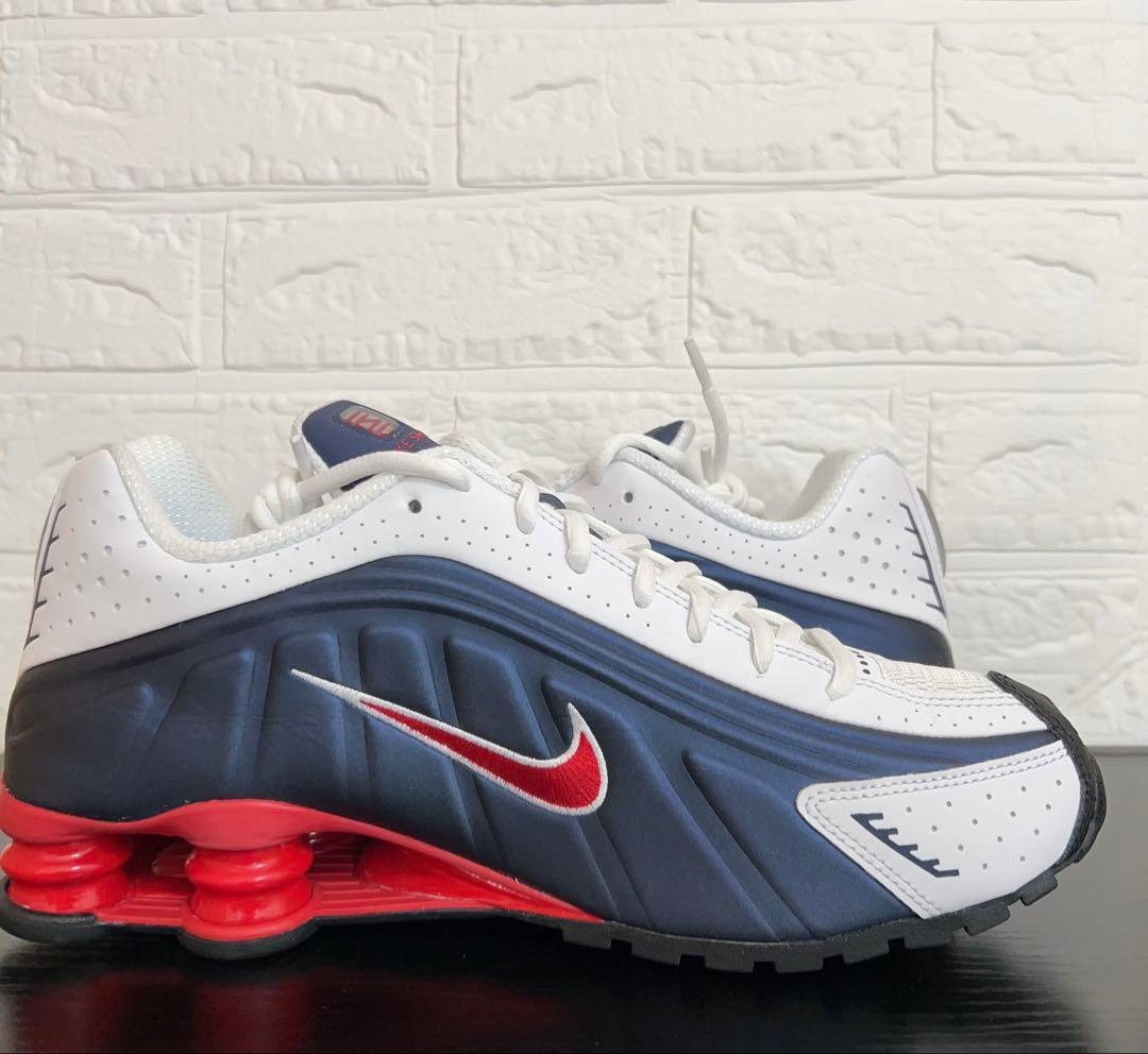 特価セール ナイキ ショックス R4 メンズ シューズHQ1988-400 - メルカリ