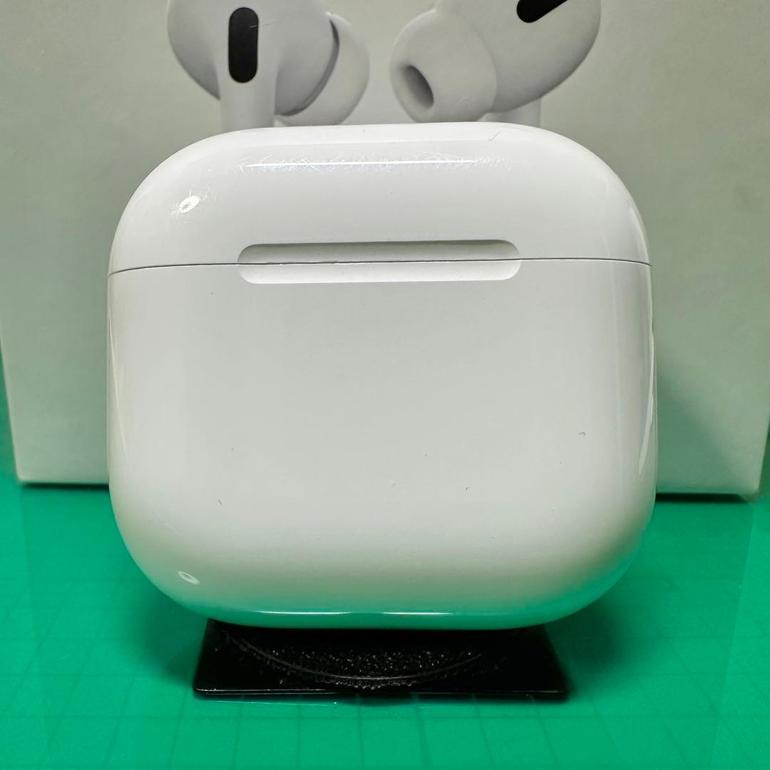 AirPods 第4世代 充電ケース　アクティブノイズキャンセリング(ANC) AirPods 4 アクティブノイズキャンセリング搭載 | Apple純正アクセサリ