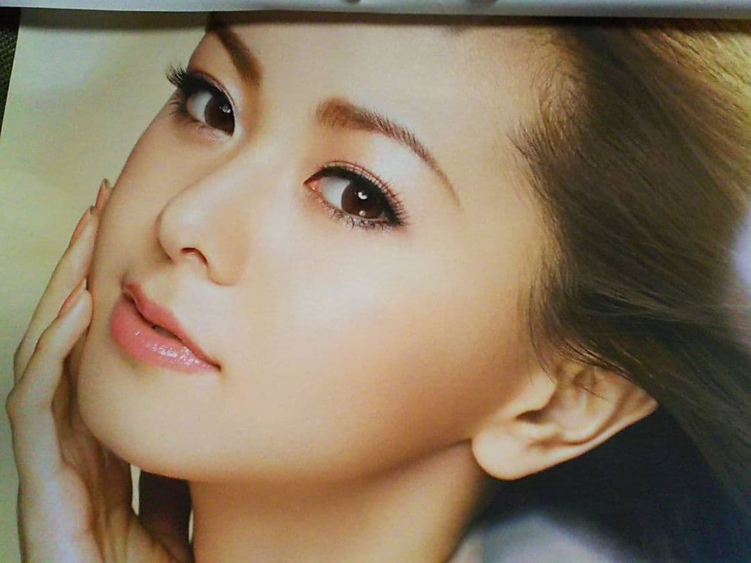 倉木麻衣ポスター非売品B2メイクアップ煌めき超絶美人ノースリーブ化粧品ブランド風