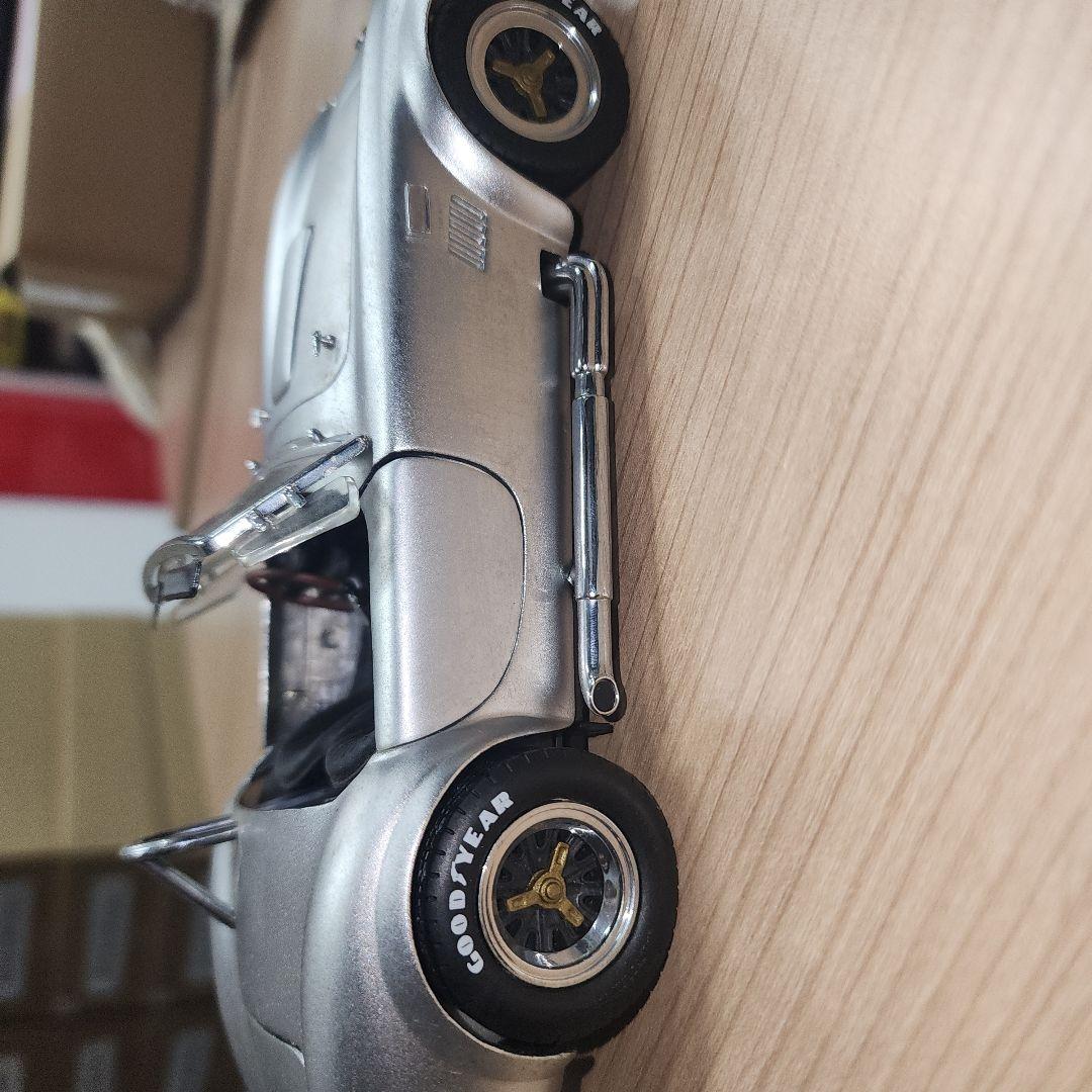 Cobra 427 SC シルバーミニカー