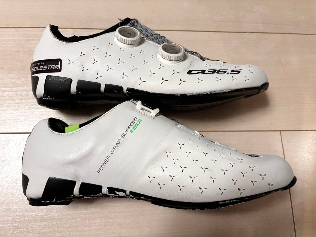 Q36.5 ユニークロード　ホワイト　EU42サイズ 26.5〜27.0cm