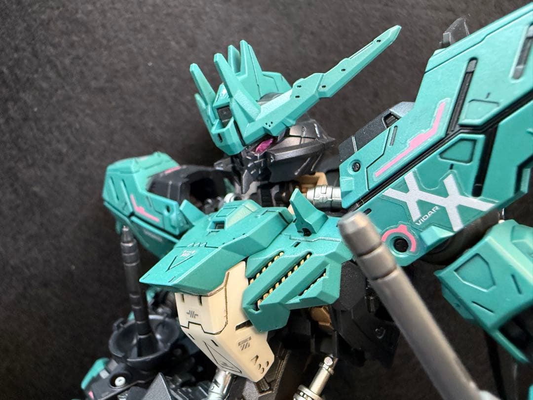MGガンダムヴィダール　完成品　全塗装　MGバルバトス
