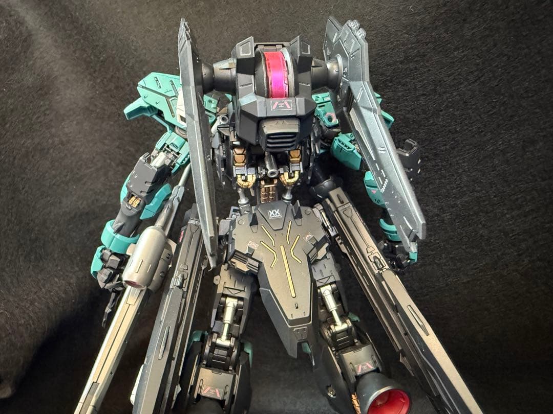 MGガンダムヴィダール　完成品　全塗装　MGバルバトス