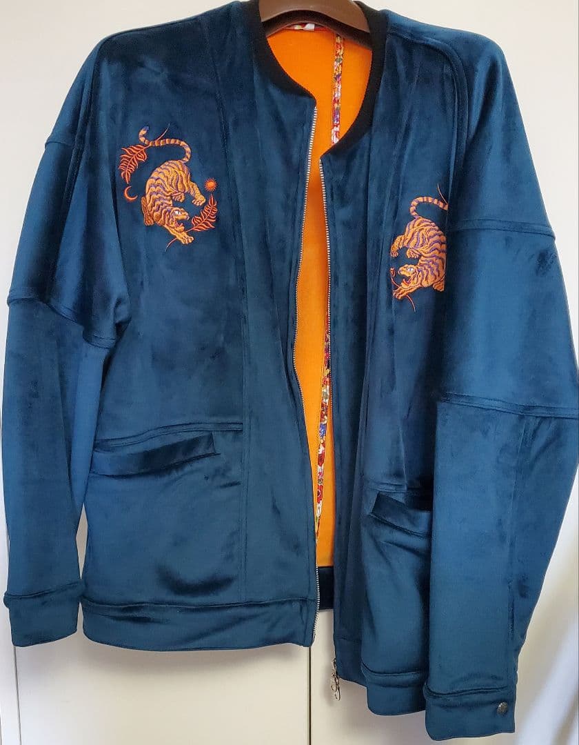 刺繍スカジャン Mサイズ Amazon.co.jp: 【公式】コスパ ブラック・ラグーン レヴィ 刺繍