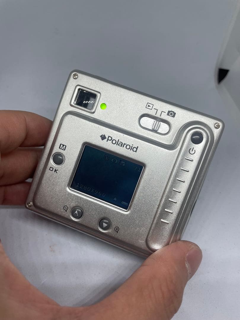 Polaroid PDC-210 2.1メガピクセルデジタルカメラ 通電確認