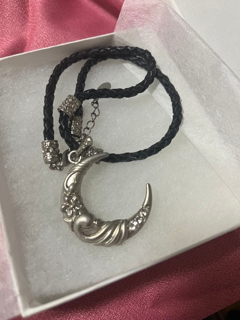 WHITE MOONLIGHT チョーカー