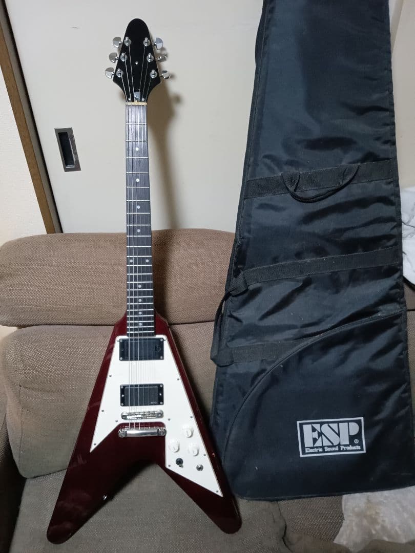 エドワーズフライングVタイプ改造品 EDWARDS エドワーズ E-FV-LTD Vintage White エレキギター(エドワーズ