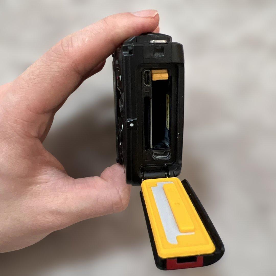 Nikon COOLPIX 5倍光学ズーム 防水 4K W300 ジャンク - メルカリ