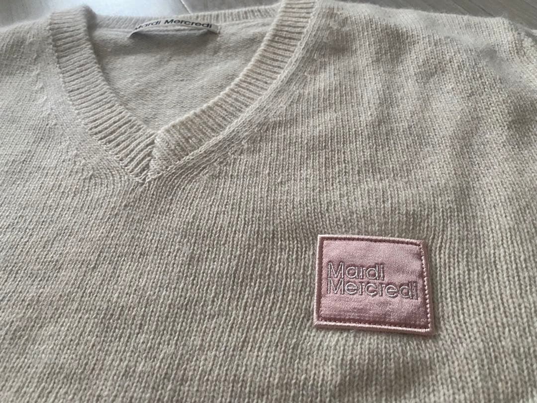 Mardi Mercredi Vネック長袖セーター クリーム - メルカリ