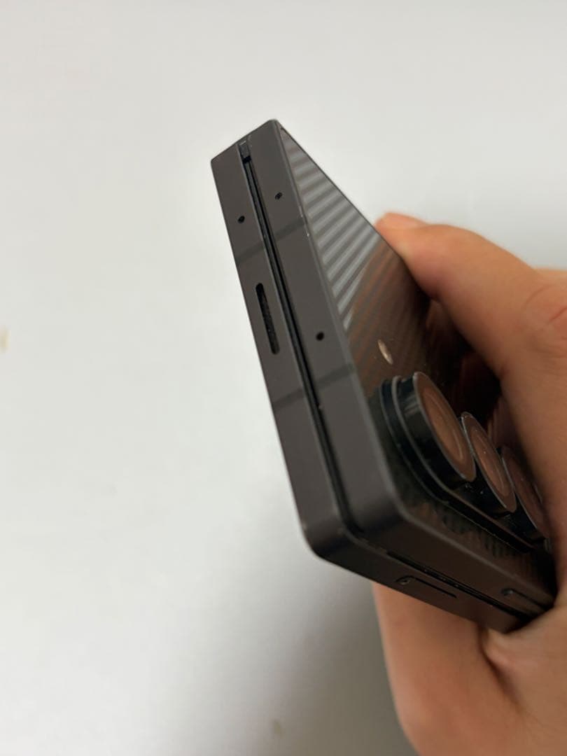 中古 Galaxy Z Fold6 12+256 クラフテッド ブラック タイ版 - メルカリ