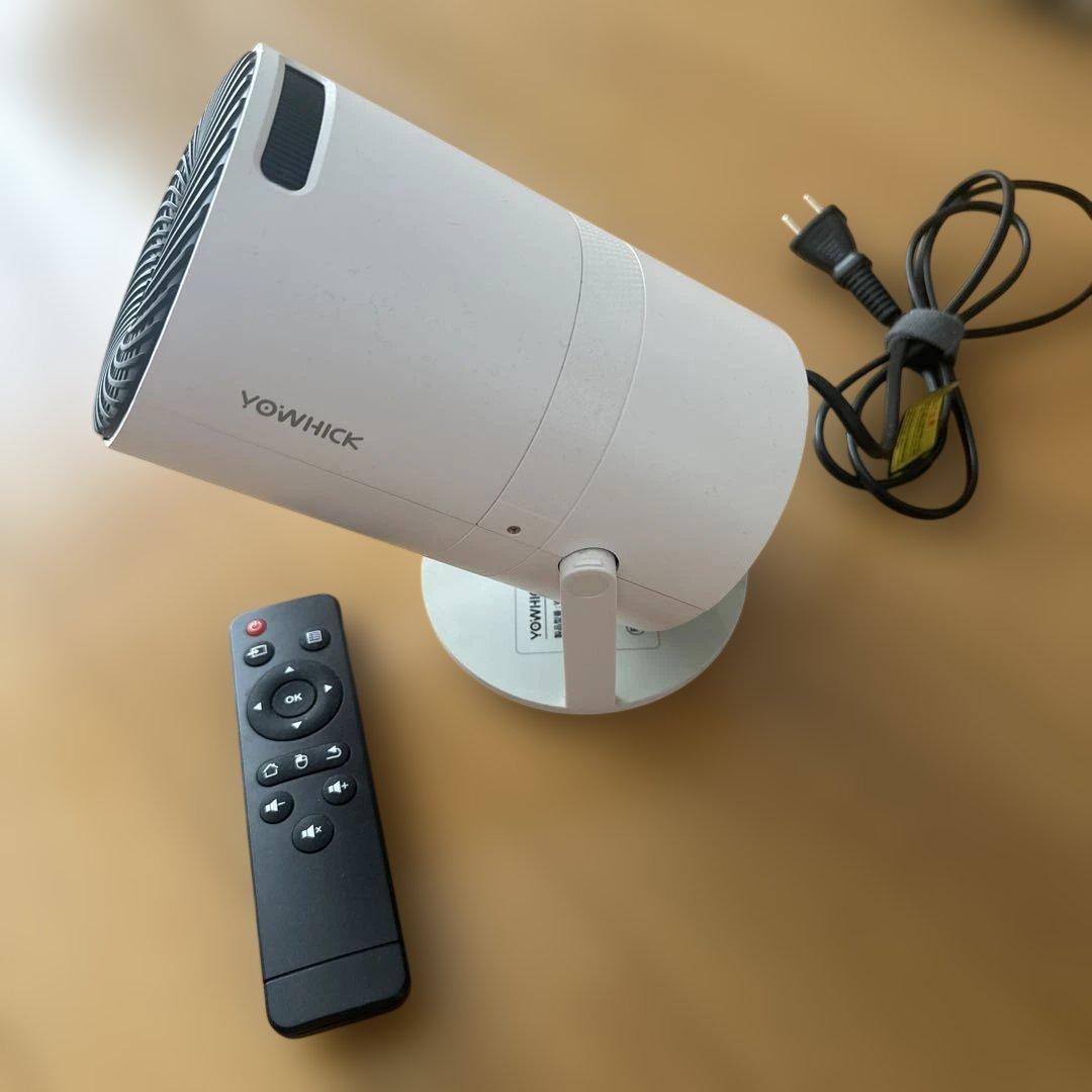 YOWHICK プロジェクター 本体 - メルカリ