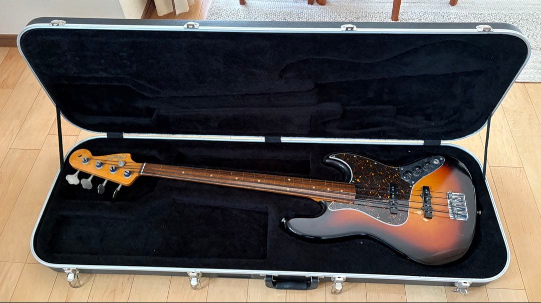 希少】フリーダムカスタムギターリサーチ フレットレスベース ハード