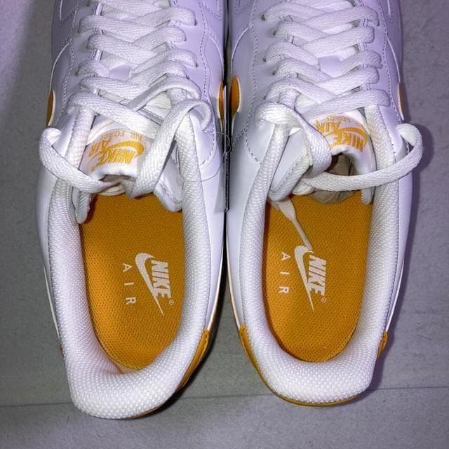 エアフォースワン ロー 白 ホワイト 黄色 イエロー 33cm 箱付き - メルカリ