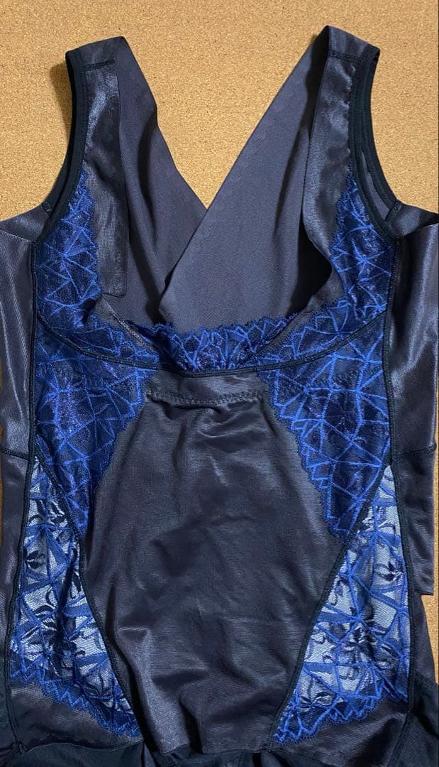 マルコ カーヴィシャス 85ボディシェイプスーツ