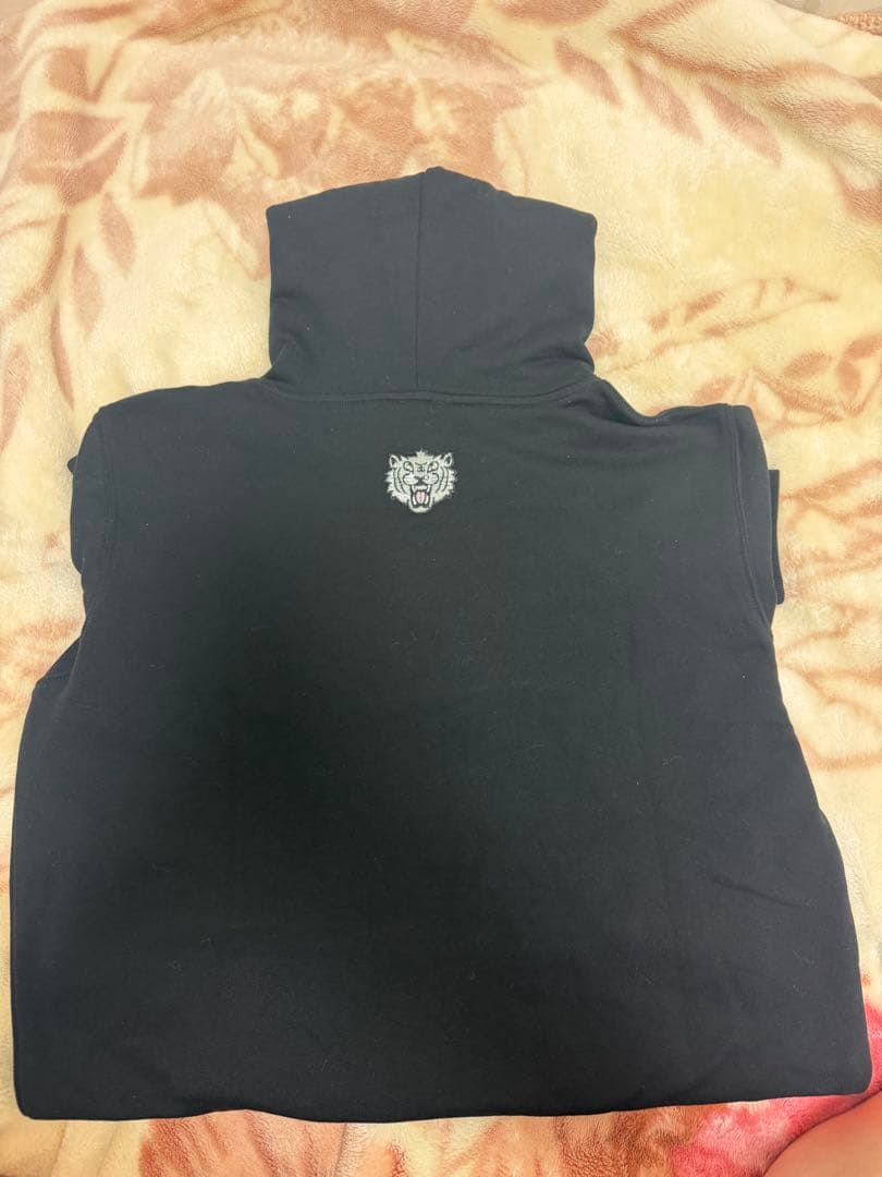 KENZO ブラック パーカー 虎刺繍 XLサイズ。 - メルカリ