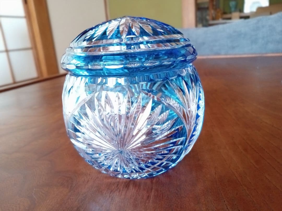 カガミクリスタル　江戸切子　蓋物　菊花紋　置物 江戸切子 蓋物＜菊花紋＞ | カガミクリスタル