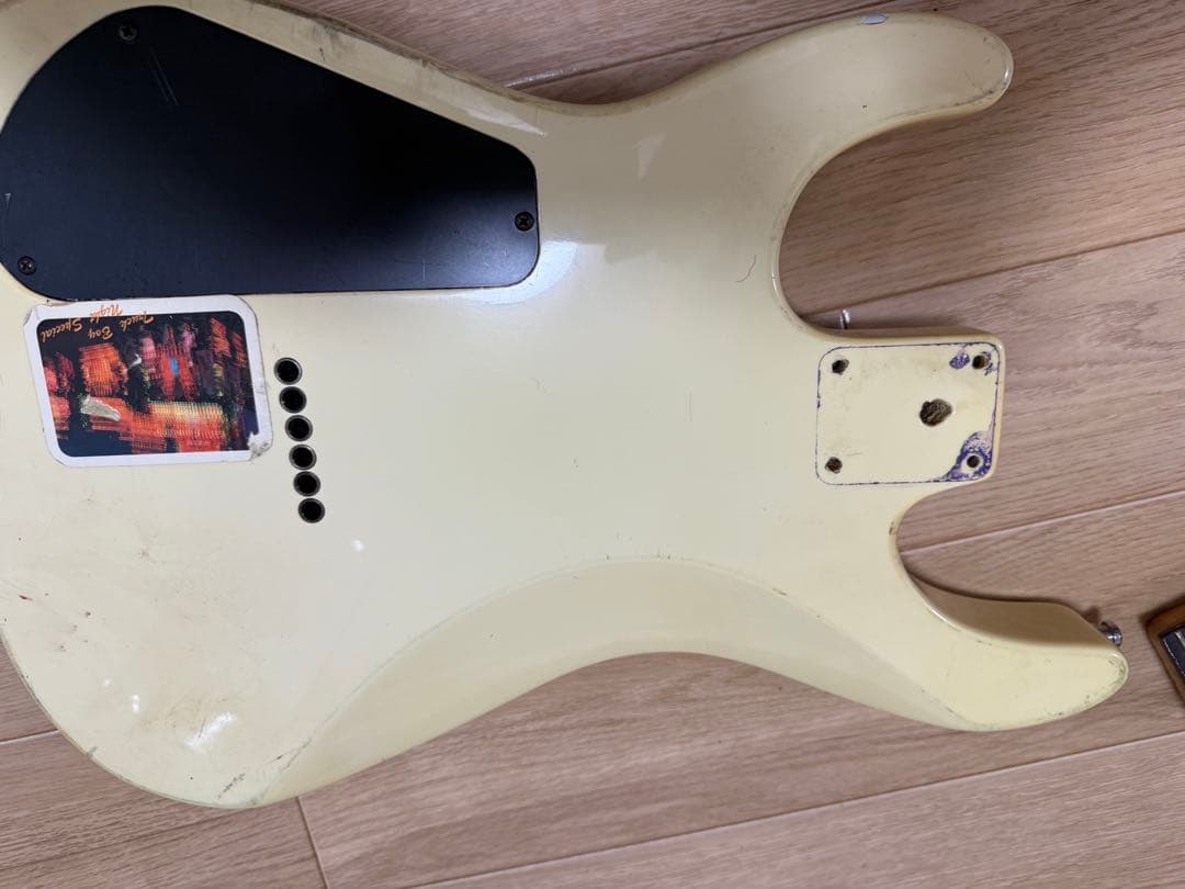 Vester Maniac エレキギター クリーム色 ヴィンテージ ジャンク - メルカリ