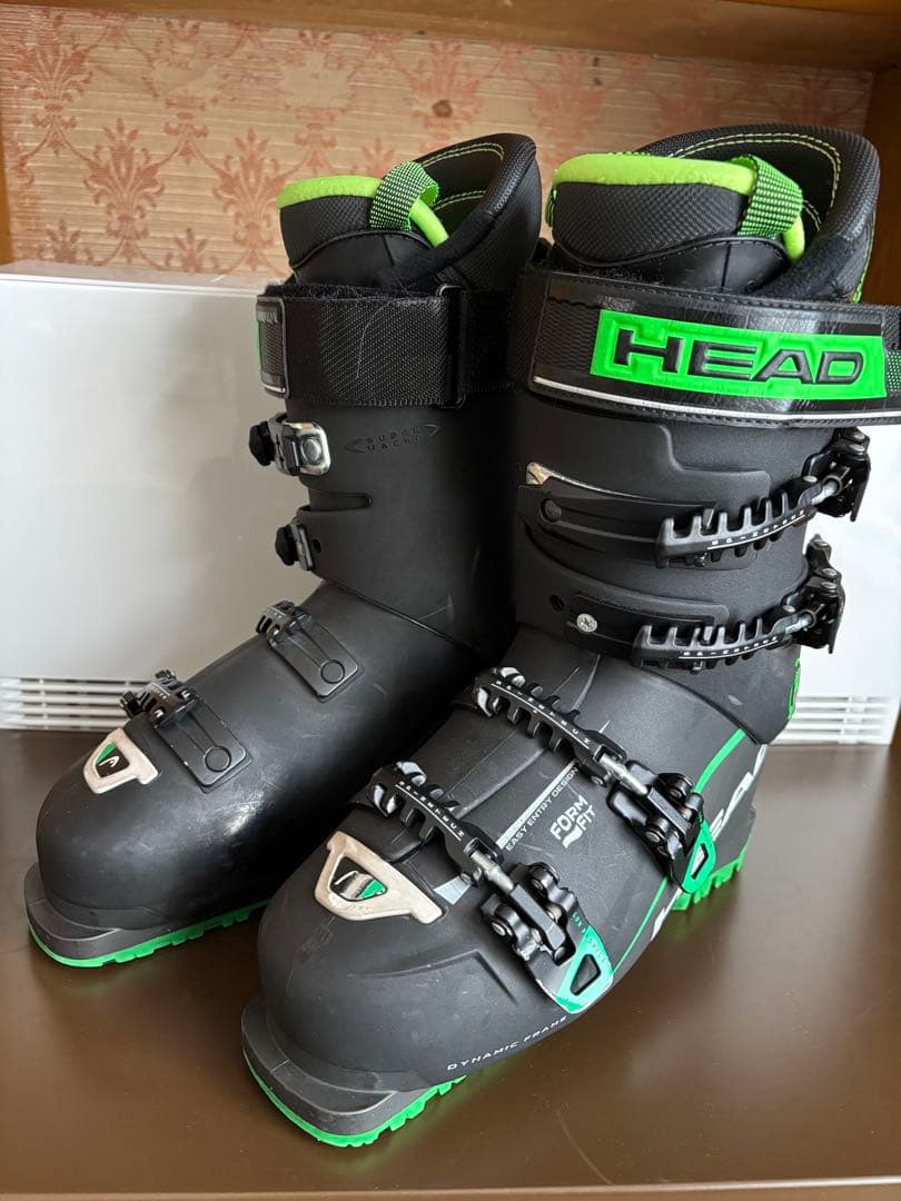 HEAD VECTOR EVO 120スキーブーツです。ブラック/グリーン - メルカリ