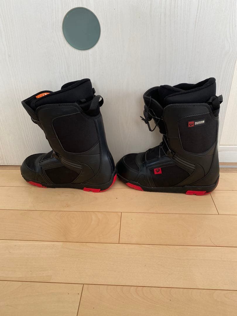 DIVISION スノーボードブーツ BOAシステム 黒/赤　27.0cm