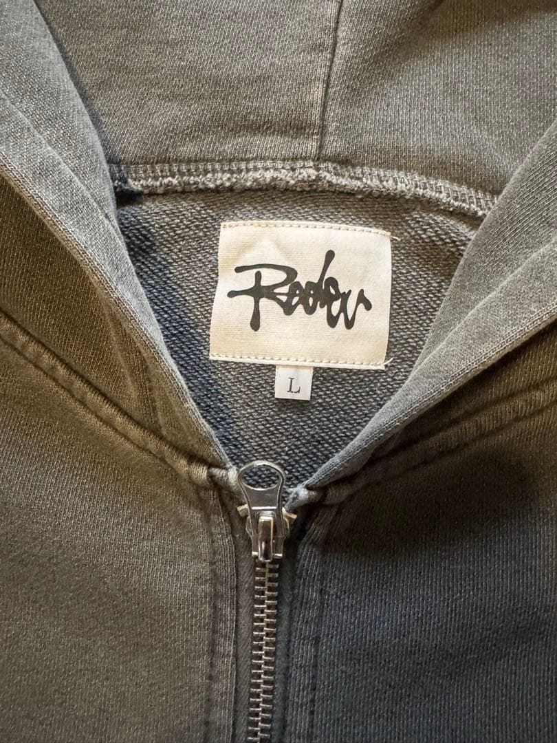 らっだぁのおみせ ロゴジップフーディ L 15周年記念缶バッチ