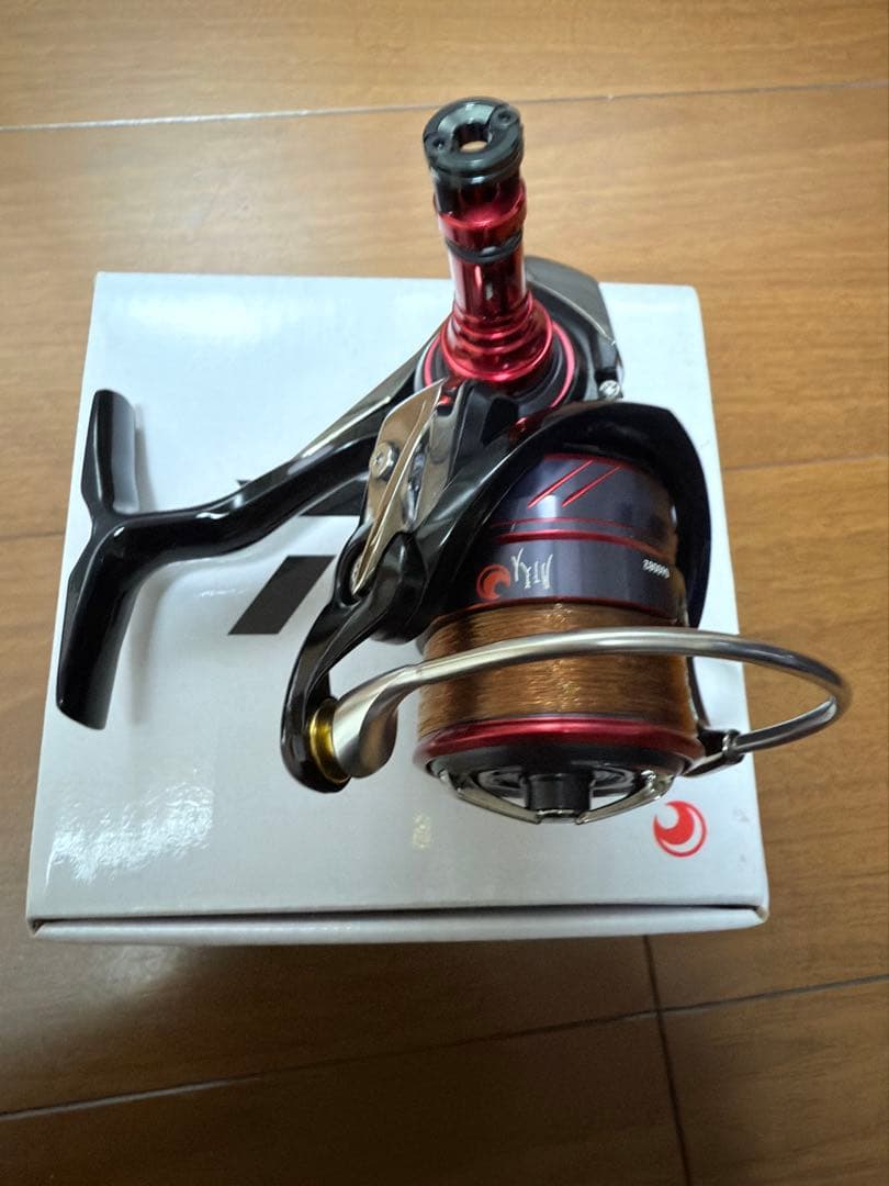 18月下美人MXLT2000Sダイワ スピニングリール 黒赤 - メルカリ