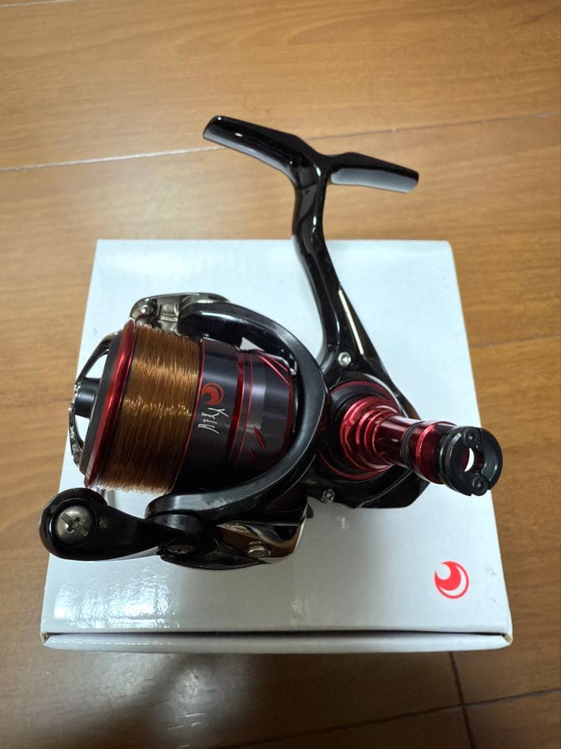 18月下美人MXLT2000Sダイワ スピニングリール 黒赤 - メルカリ