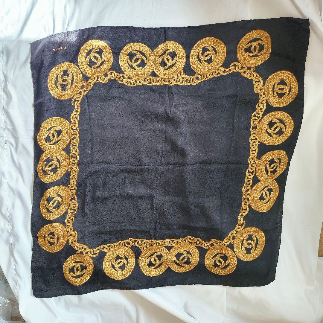 Chanel スカーフ 黒金 チェーン柄 シルク CHANEL シャネル イタリア製 ロゴ チェーン柄 大判 シルク スカーフ