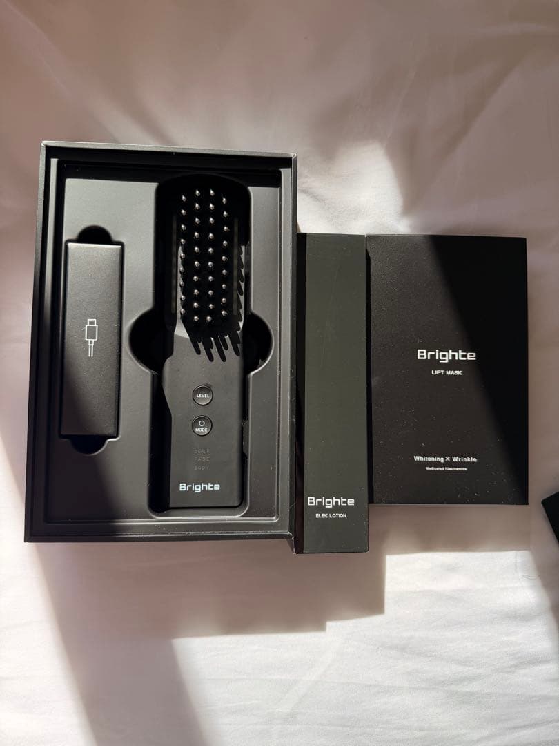 Brighte エレキブラシ 化粧水、マスクつき Brighte（ブライト） 【保証付】【国内正規品】Brighte ブラシ型美顔器