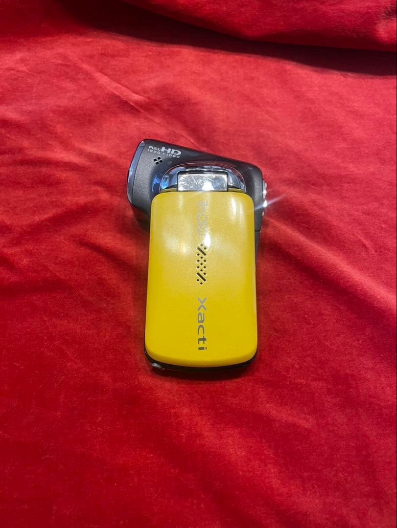 ［美品］SANYO Xacti DMX-CA100 ビデオカメラ レトロ Amazon | SANYO デジタルムービーカメラ Xacti CA100 P ピンク DMX