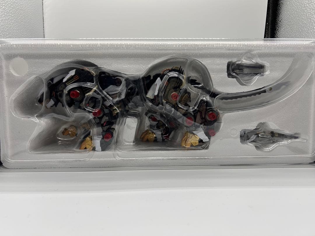 ゾイド　バンダイナムコ　超合金　ライガーゼロ