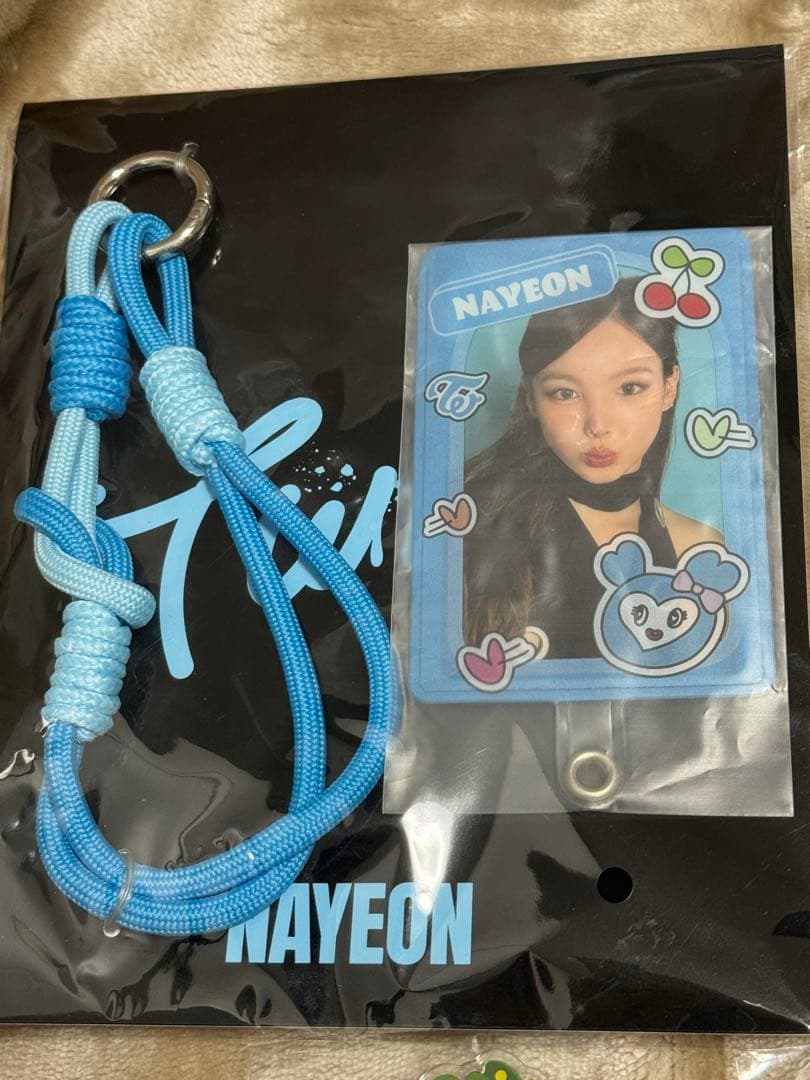 TWICE グッズ まとめ売り - メルカリ