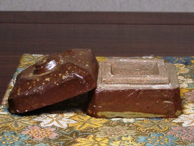 楽山窯 出雲焼 長岡住右衛門 作 香合 箱合 無傷 保証。