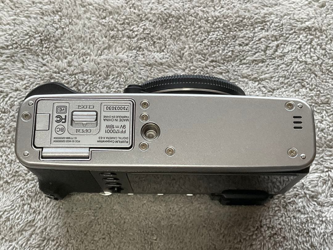 フジフィルム ミラーレス一眼 X-E3 シルバー（ショット数僅少） - メルカリ