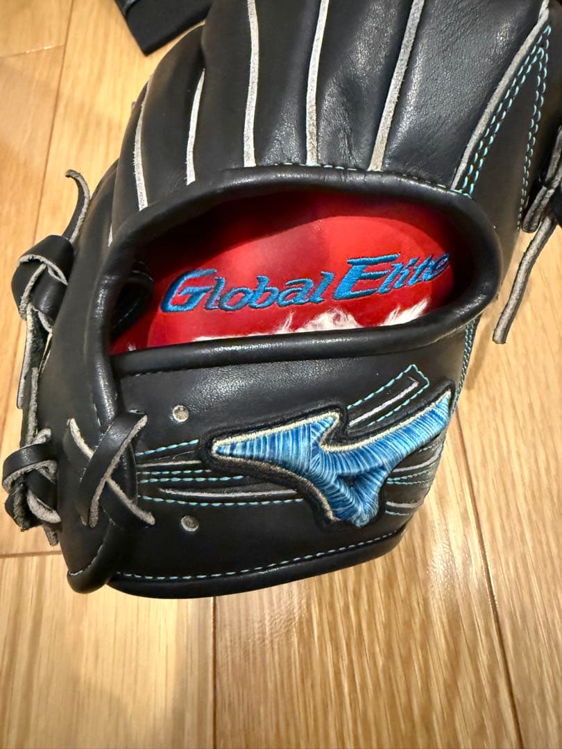 ミズノ グローバルエリート軟式グローブ2つ、アシックスシューズ