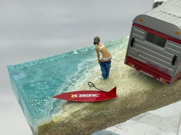 サーフィンするお姉さん レジン 海ジオラマ - メルカリ