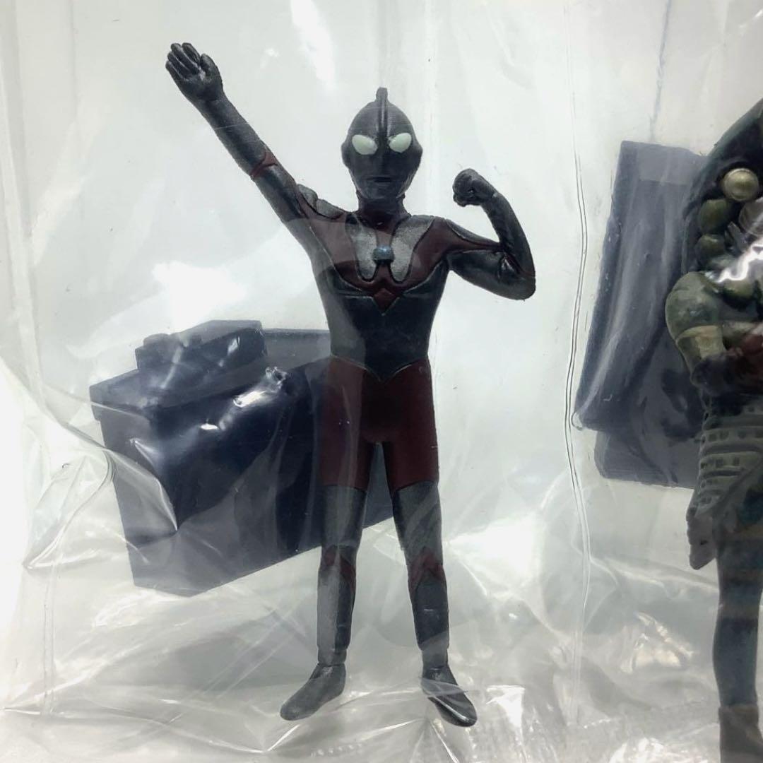 ウルトラ怪獣戯画 侵略者を撃て ウルトラマン バルタン星人 ジオラマ フィギュア