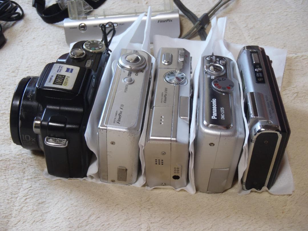 ❤️激レア❤️F810❤️富士フィルム★１台だけ出品。他は付属しません（売切れ）