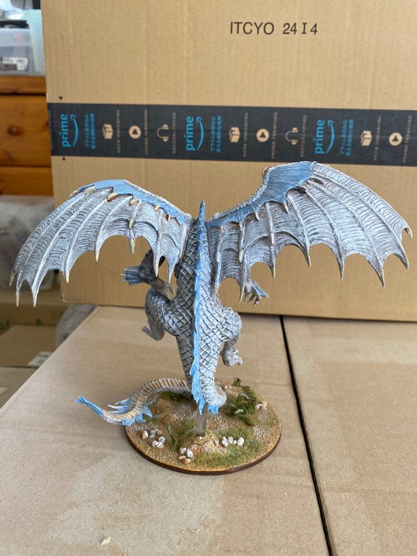 ウォーハンマー TRPG ボードゲーム ミニチュア　塗装済み　ホワイトドラゴン