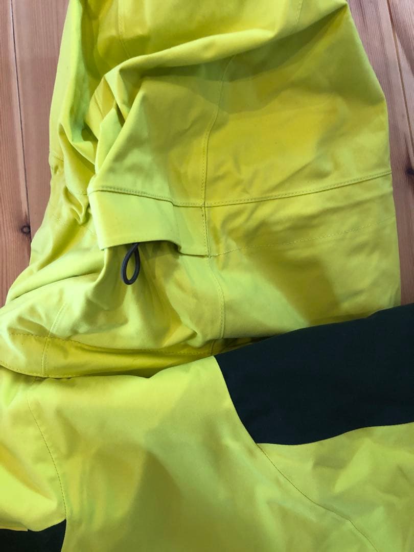 25日で出品終了】ゴールドウィン スキーウェア 上着(M)パンツ(L)上下