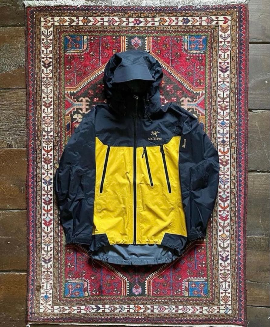 スペシャル新品 drake着Arc'teryx BEAMS Theta AR S - メルカリ