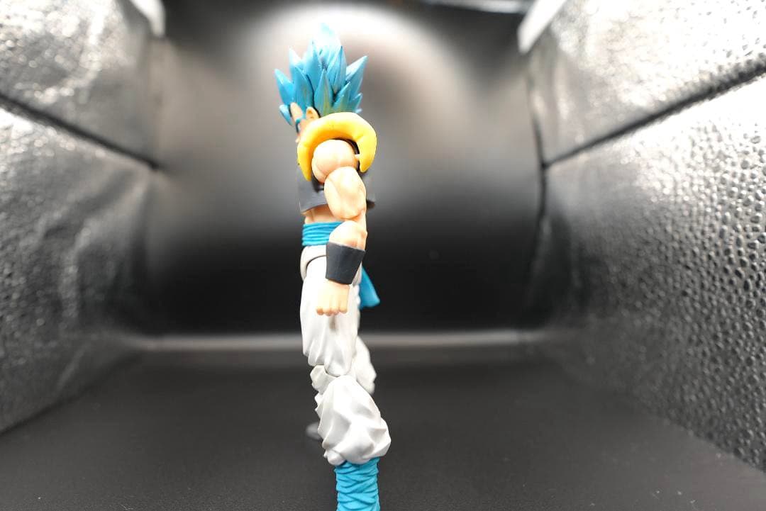 S.H.Figuarts スーパーサイヤ人ゴッドスーパーサイヤ人ゴジータ