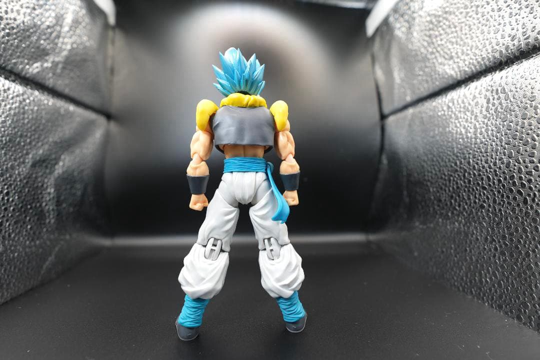 S.H.Figuarts スーパーサイヤ人ゴッドスーパーサイヤ人ゴジータ