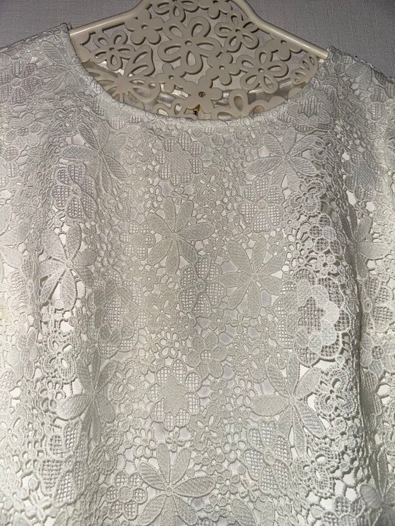 新品未使用ローズティアラ42サイズホワイト 花柄レース 前後見頃共