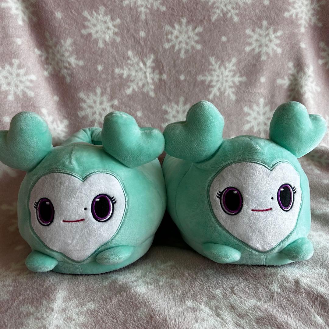 ミナ【TWICE LOVELYS】ぬいぐるみスリッパ - メルカリ