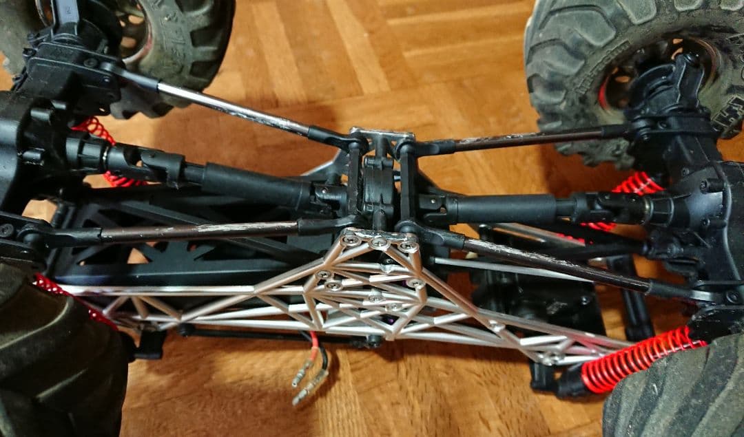 ラジコン ウイリーキング兼クローラーキング