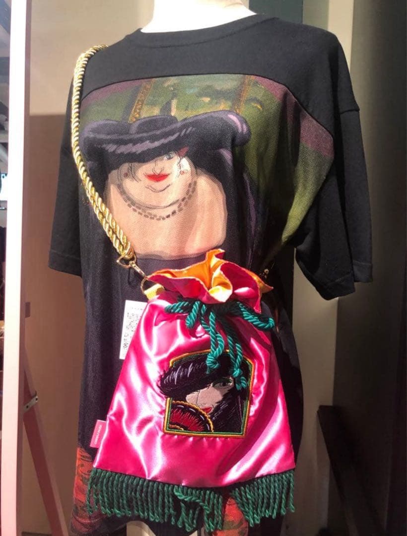 【ジブリパーク限定】 ハウルの動く城　　荒地の魔女　Tシャツ　ショルダーポーチ