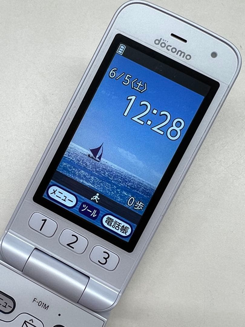 W6B625◇ らくらくホン SIM解除済み F-01M ガラケー 携帯電話 - メルカリ