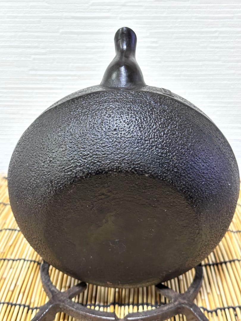 未使用品、付属品付 南部盛栄堂(OIGEN)造 18型酉紋様 南部鉄瓶