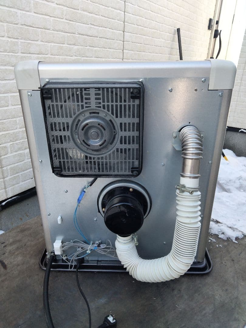 サンポットFF石油ストーブゼータス！品番「FFR‐563SX」2018年式中古品