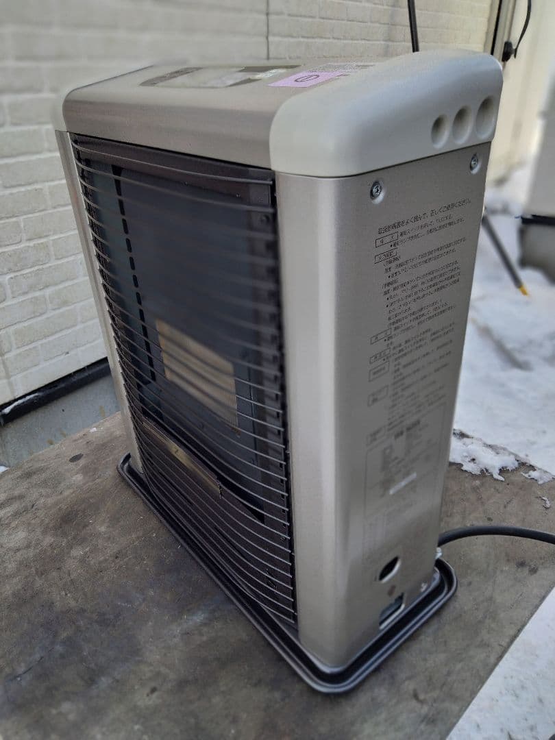 サンポットFF石油ストーブゼータス！品番「FFR‐563SX」2018年式中古品